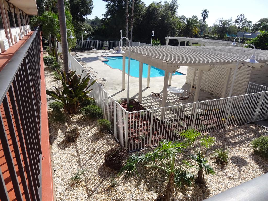 Econo Lodge Palm Harbor - Clearwater Exterior photo