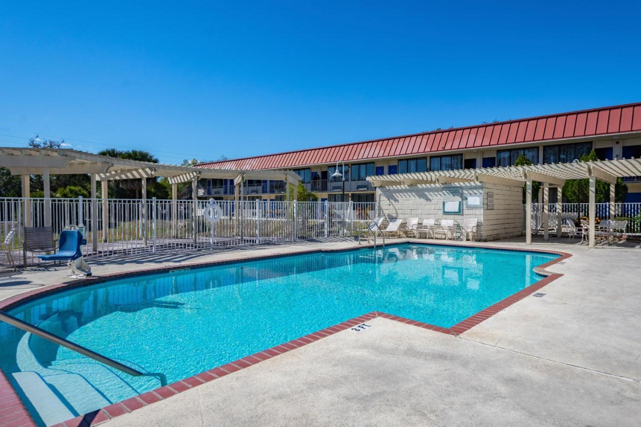 Econo Lodge Palm Harbor - Clearwater Exterior photo